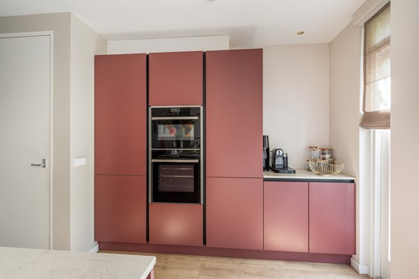 Medium property photo - Mathenesserweg 115A03, 3027 HL Rotterdam